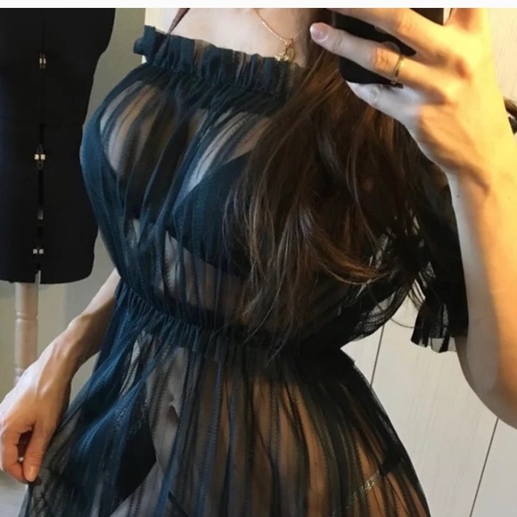 Mesh coverup - Picture 3 of 3